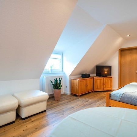 Ferienwohnung Im Reetdachhaus Херингсдорф Экстерьер фото