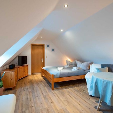 Ferienwohnung Im Reetdachhaus Херингсдорф Экстерьер фото