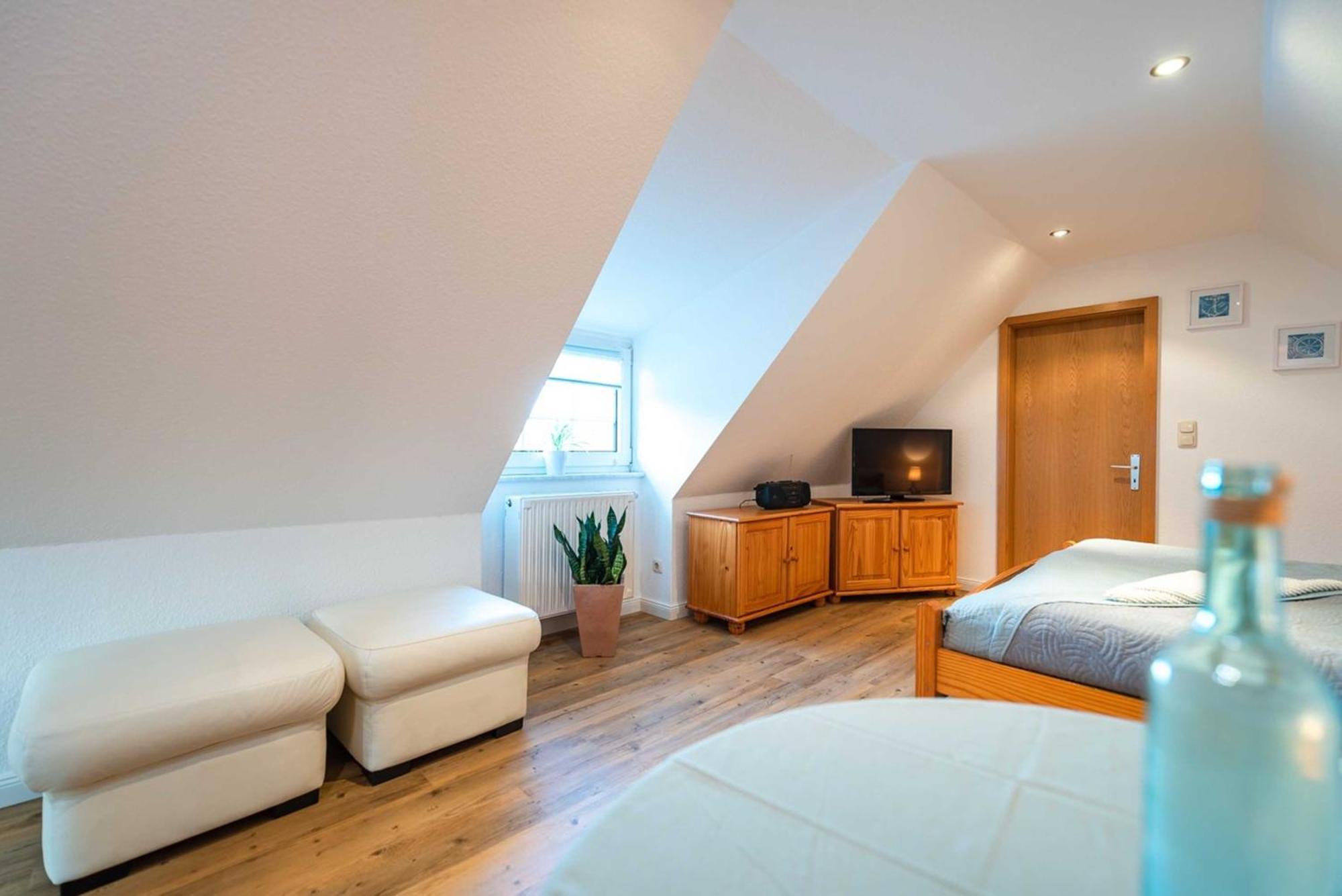 Ferienwohnung Im Reetdachhaus Херингсдорф Экстерьер фото