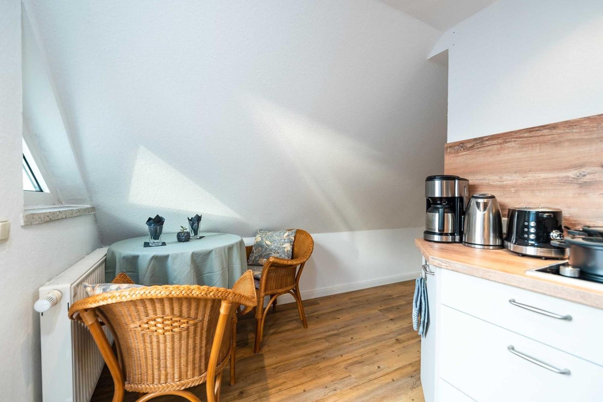 Ferienwohnung Im Reetdachhaus Херингсдорф Экстерьер фото