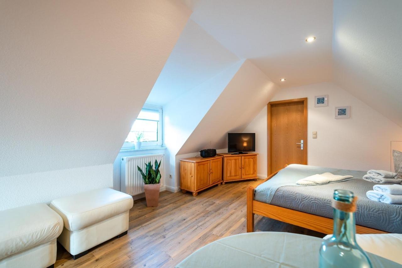 Ferienwohnung Im Reetdachhaus Херингсдорф Экстерьер фото